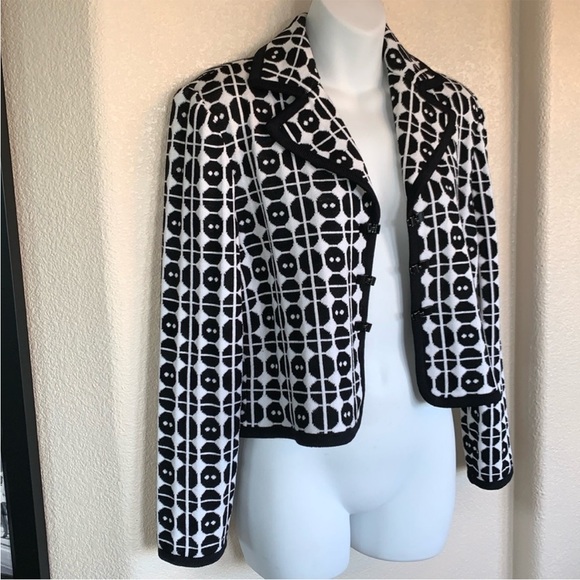 ST JOHN Collection cropped knit jacket, black/white geometric pattern - Picture 5 of 11